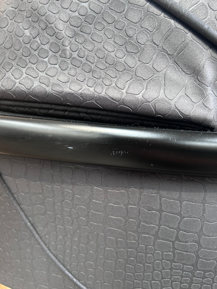 PRE LOVED egg2 Travel System - Jurassic Gold