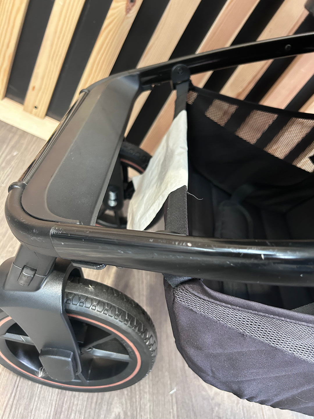 PRE LOVED Venicci Tinum 2.0 2-in-1 Travel System - SE Stylish Black