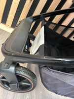 PRE LOVED Venicci Tinum 2.0 2-in-1 Travel System - SE Stylish Black