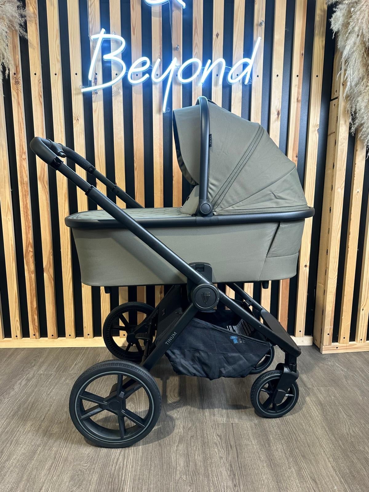 EX DISPLAY Venicci Tinum Edge Pram & Pushchair - Moss