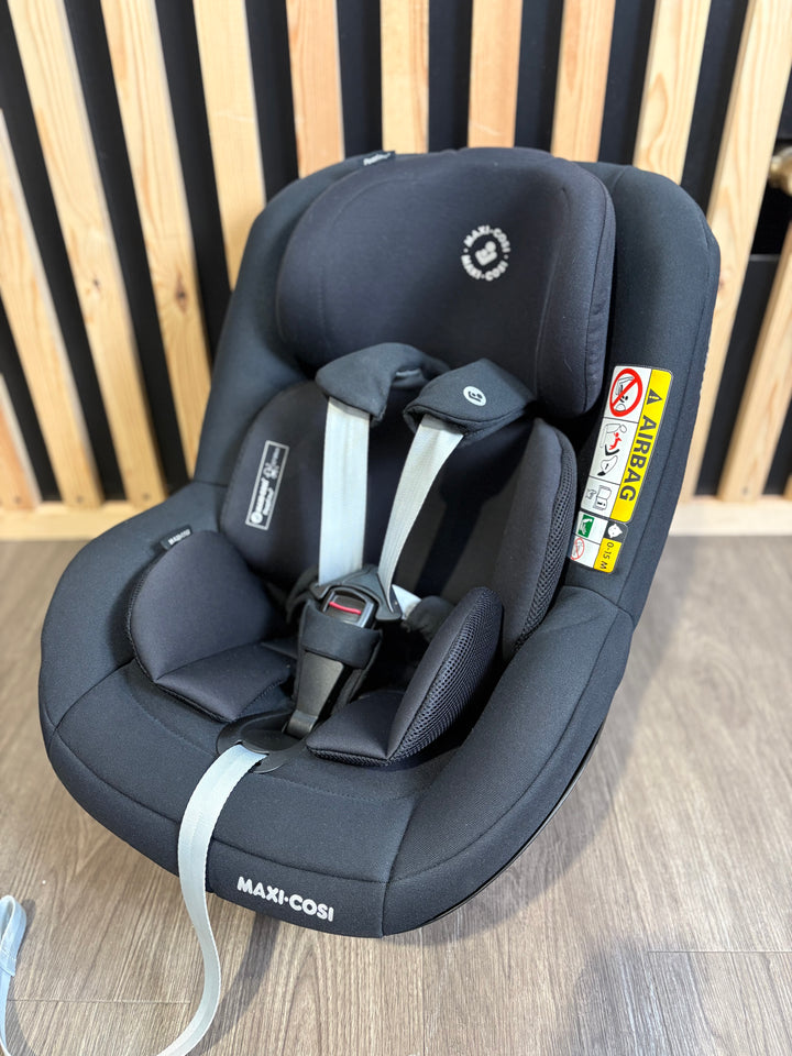 PRE LOVED Maxi-Cosi Pearl Pro2 Car Seat - Authentic Black