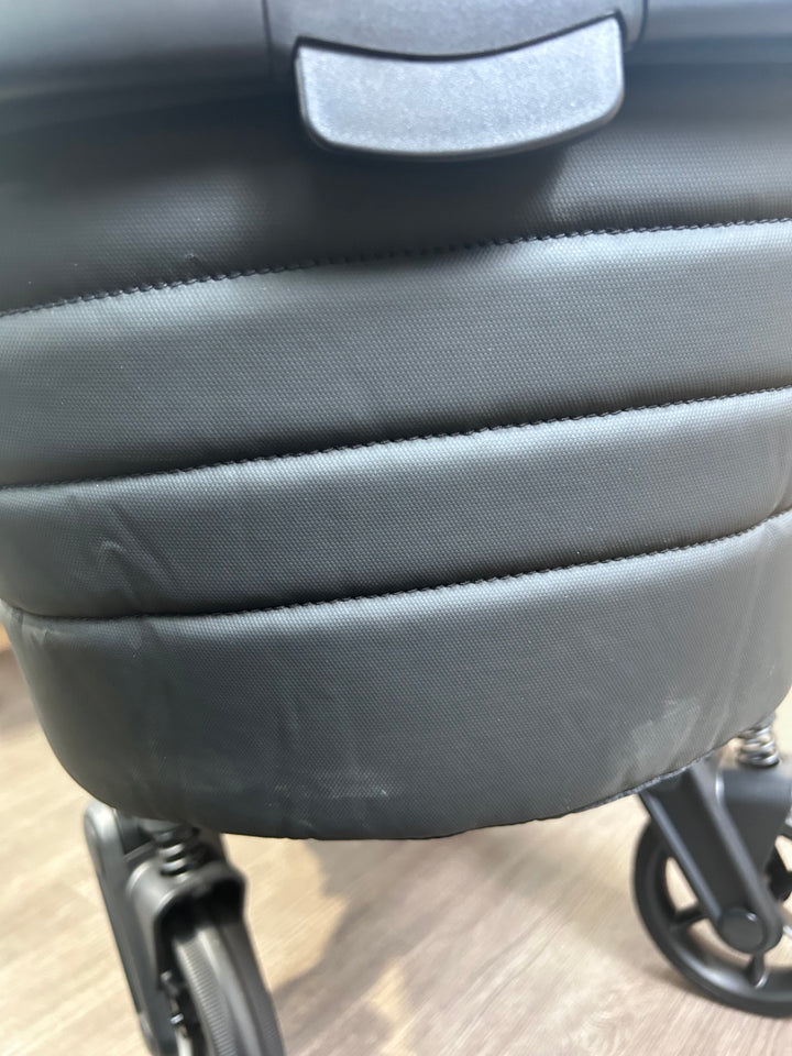 EX DISPLAY iCandy Peach 7 Double Pushchair Bundle - Studio