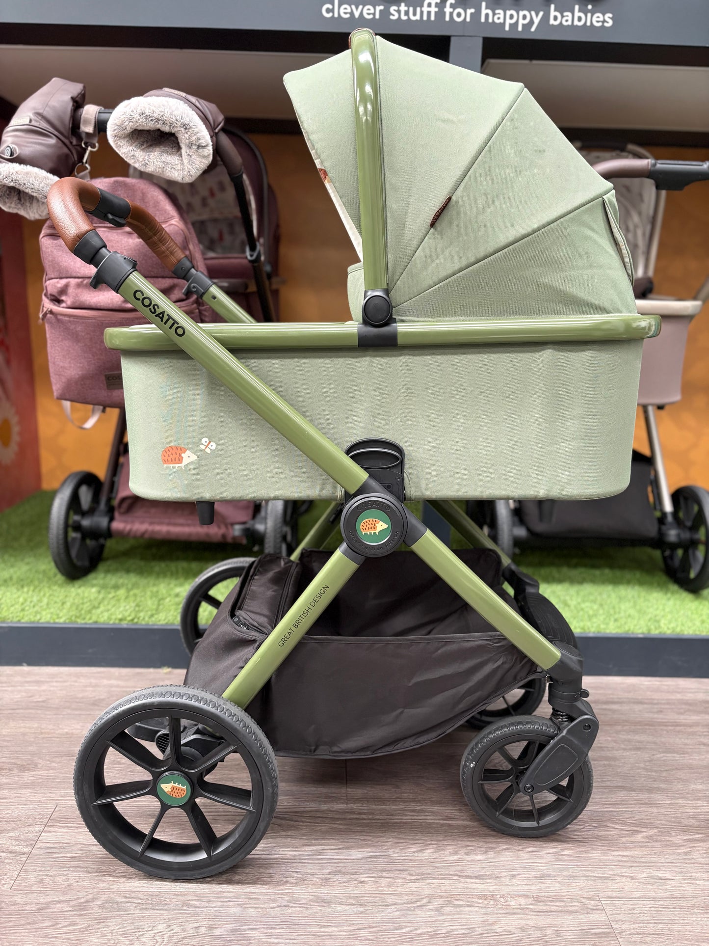 EX DISPLAY Cosatto Giggle 4 2-in-1 Travel System - Hoglet