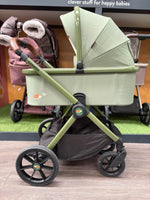 EX DISPLAY Cosatto Giggle 4 2-in-1 Travel System - Hoglet
