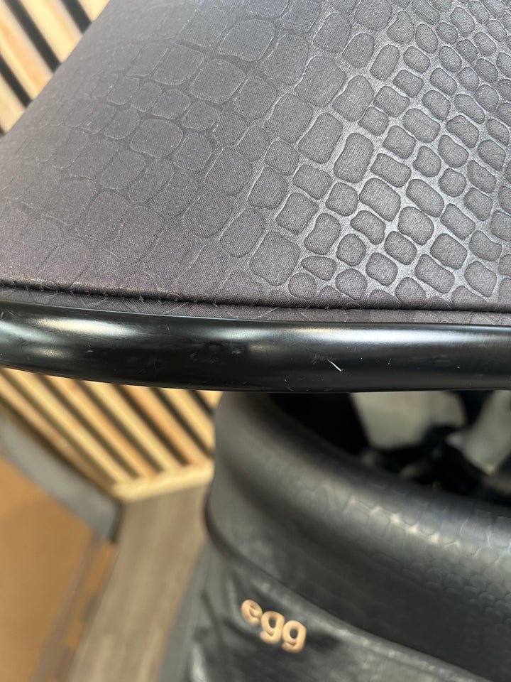 PRE LOVED egg2 Travel System - Jurassic Gold