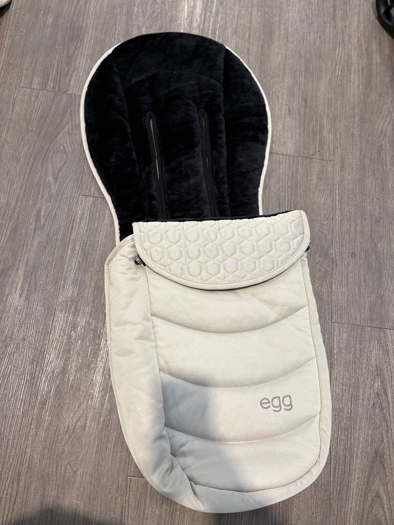 NEW UNPACKAGED egg3 Footmuff - Cashmere