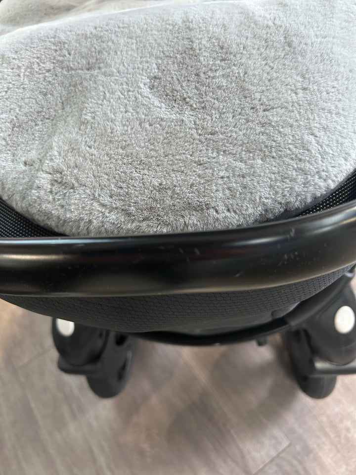 PRE LOVED egg2 Travel System - Just Black