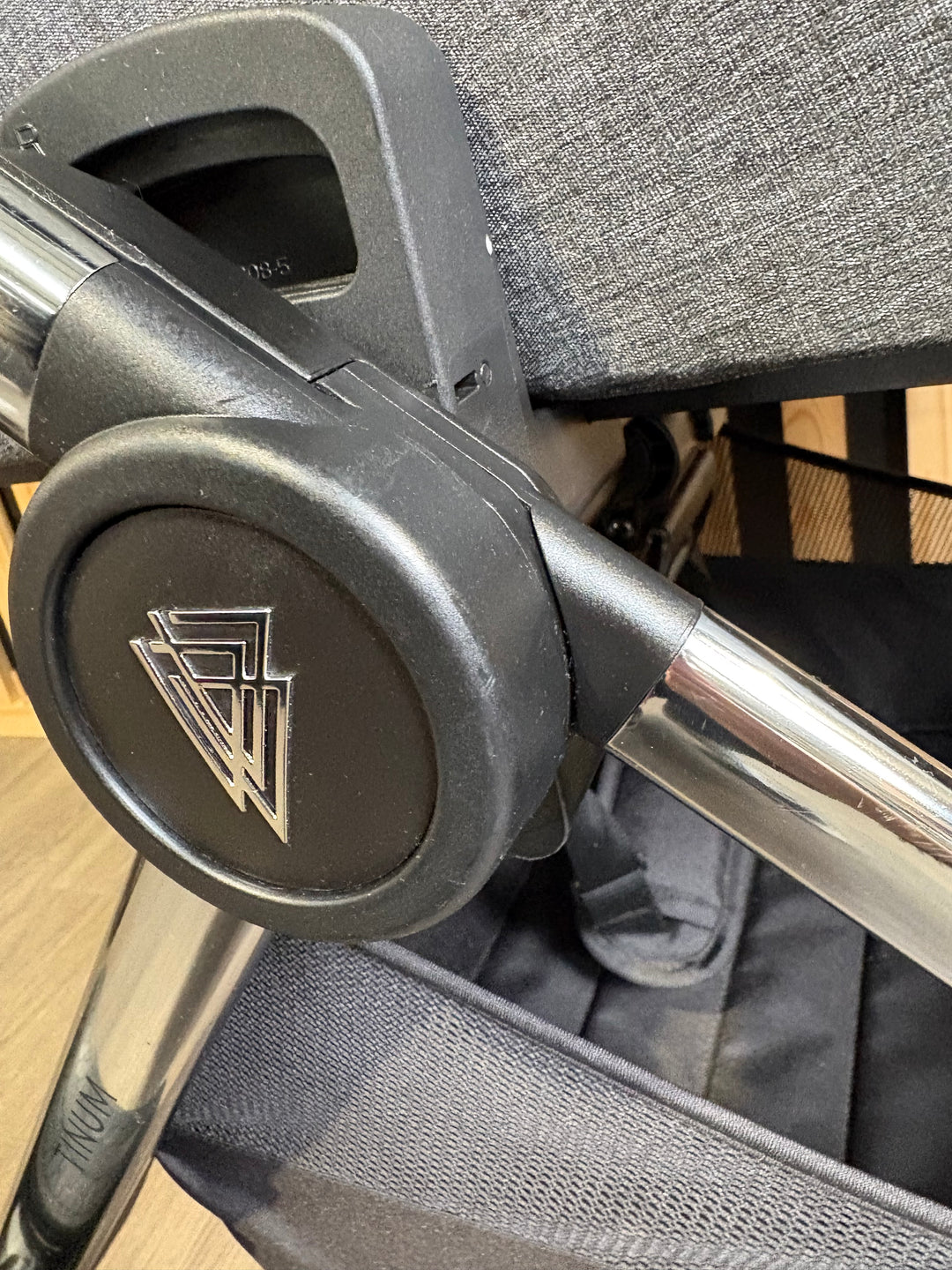 PRE LOVED Venicci Tinum 2.0 Travel System - Rock Graphite