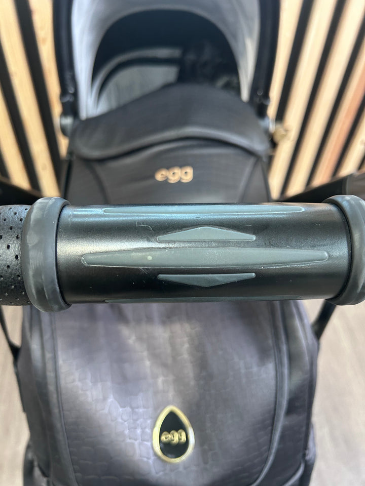 PRE LOVED egg2 Travel System - Jurassic Gold