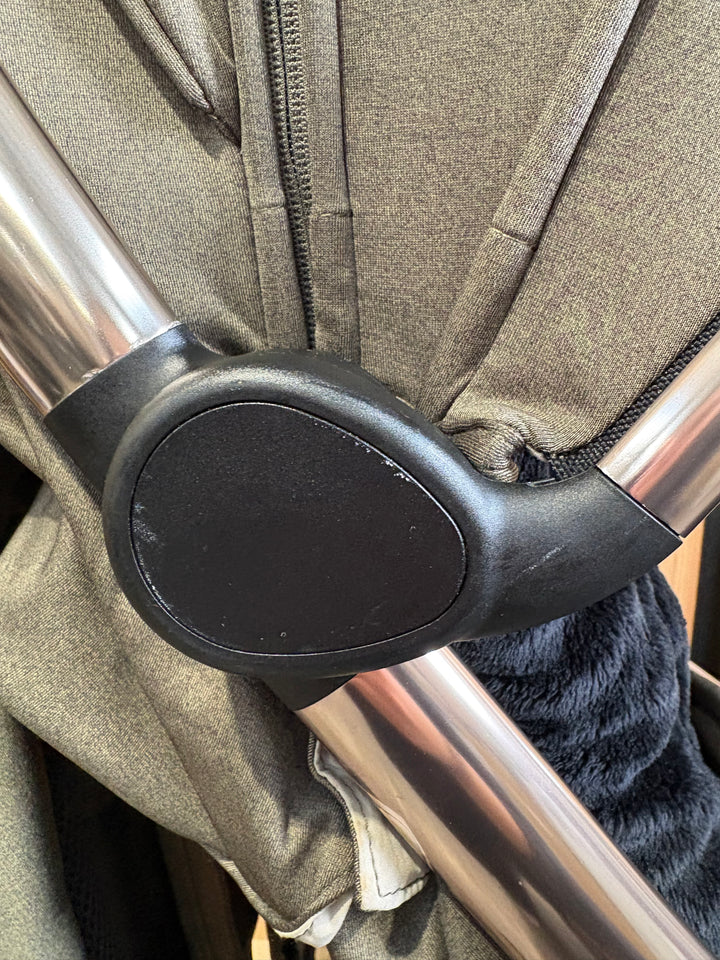 PRE LOVED eggZ Stroller + Accessories - Hunter Green