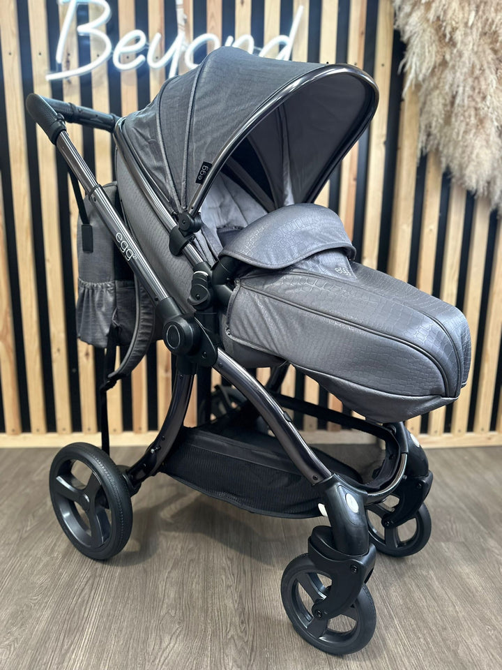 PRE LOVED egg2 Travel System - Jurassic Grey