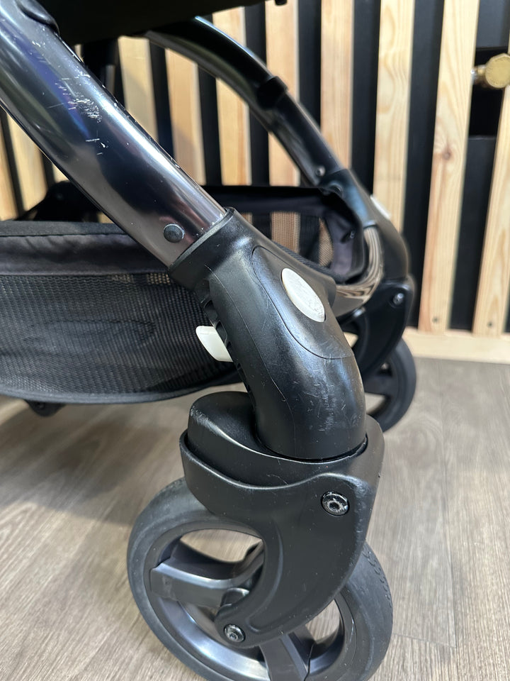 PRE LOVED egg2 Travel System - Olive