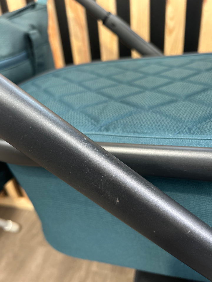 PRE LOVED Venicci Tinum 2.0 Special Edition Travel System - Teal Bay