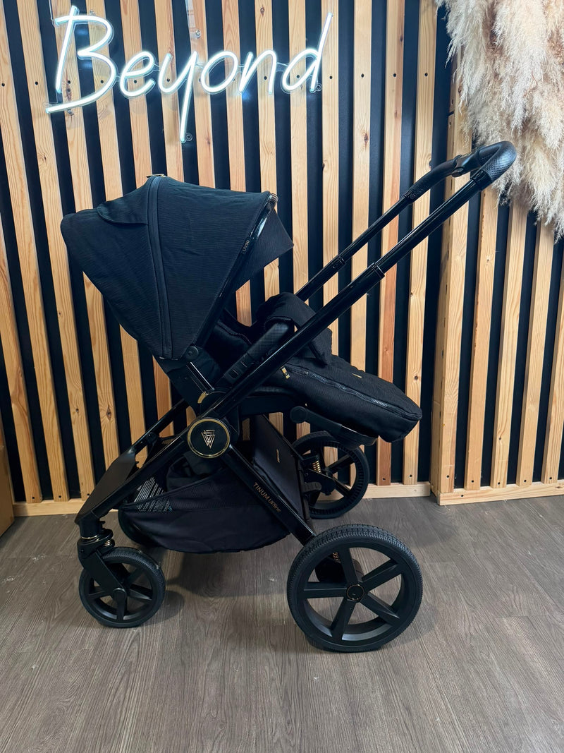 PRE LOVED Venicci Tinum Upline 2-in-1 Travel System - All Black