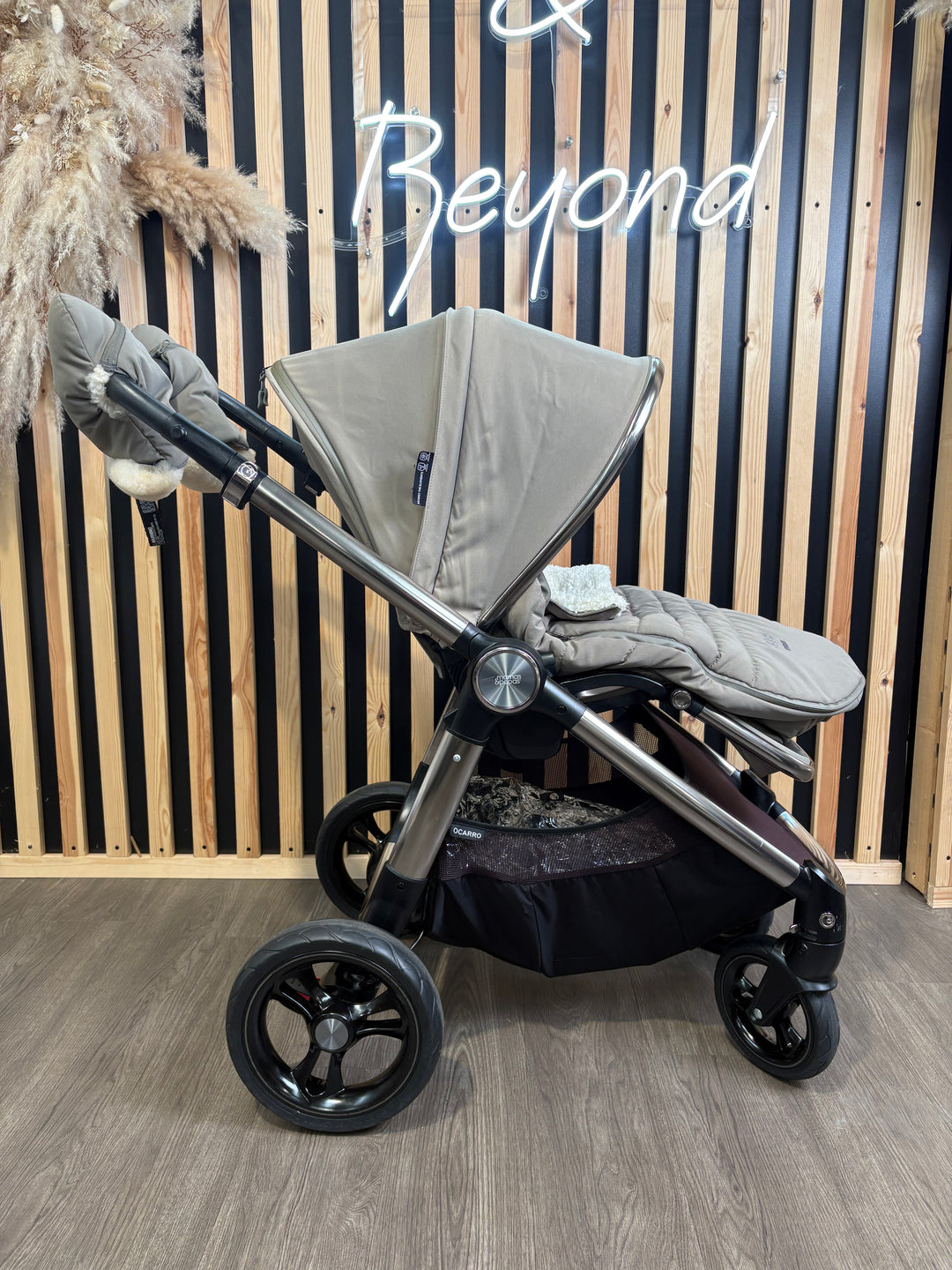 PRE LOVED Mamas & Papas Ocarro Travel System - Everest