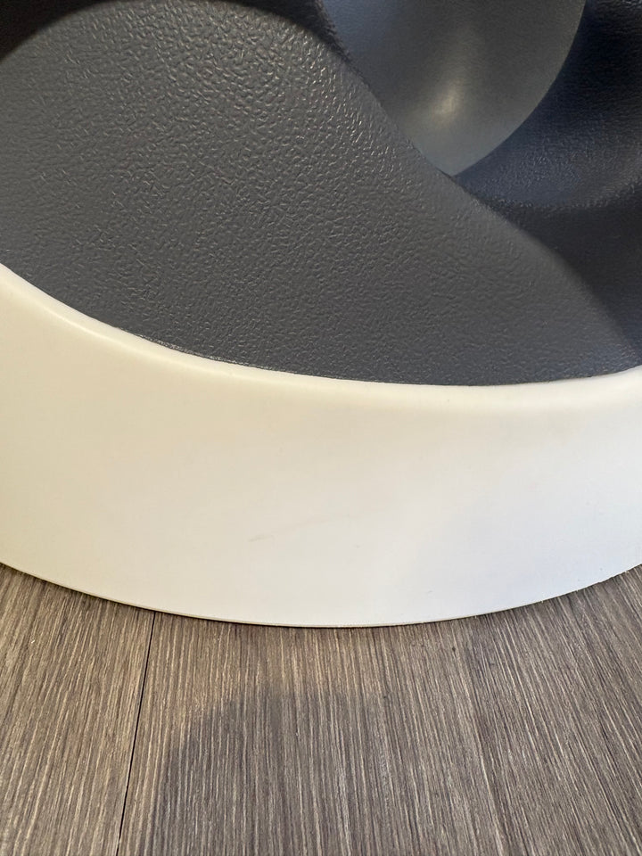 PRE LOVED Mamas & Papas Baby Snug & Toy Tray - Grey