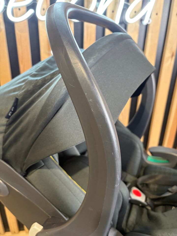 PRE LOVED egg3 Travel System - Houndstooth Black