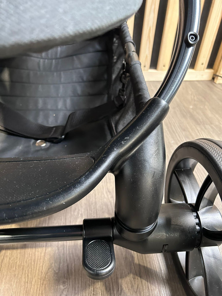 PRE LOVED iCandy Peach 7 Complete Pushchair Complete Bundle-Phantom/Truffle