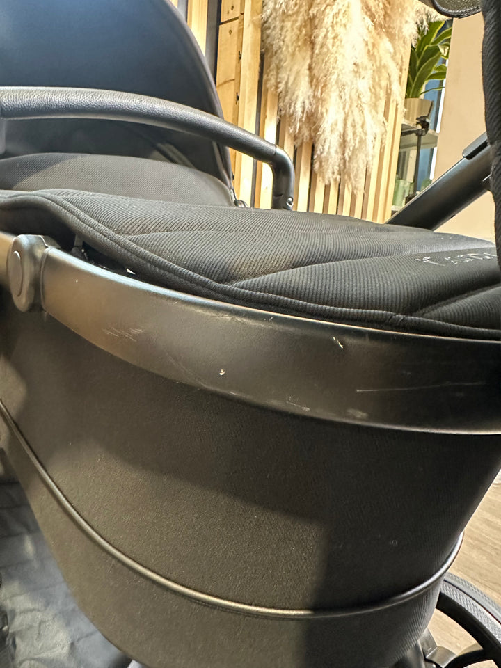 PRE LOVED iCandy Peach 7 Travel System - Jet/Black