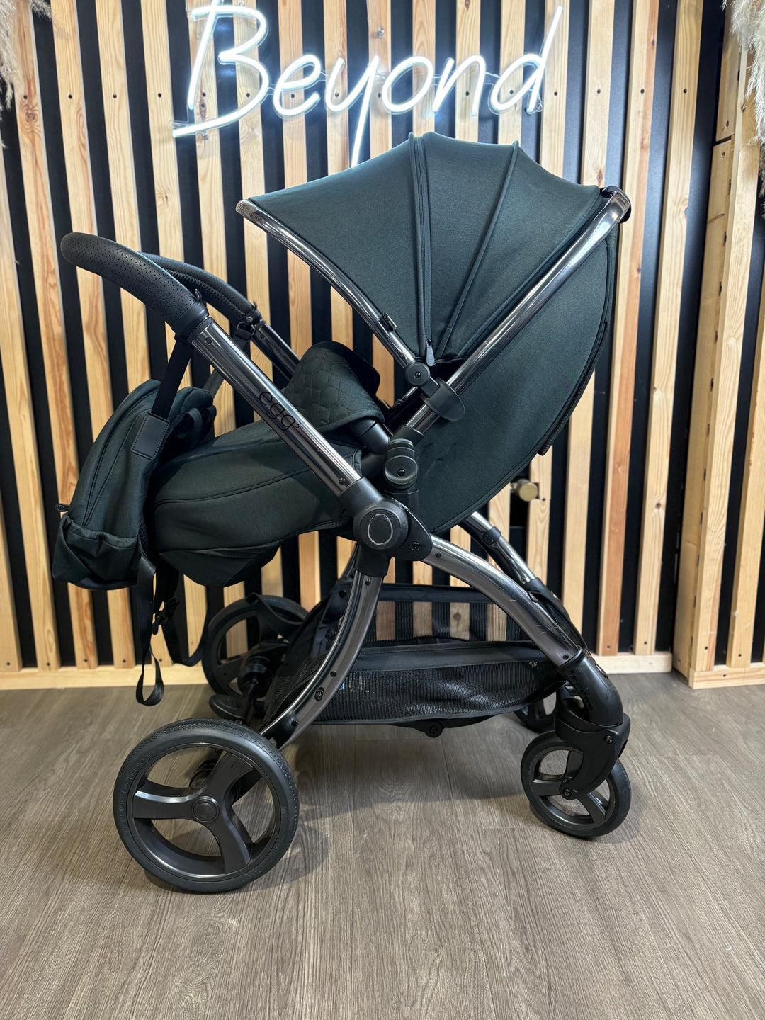 PRE LOVED egg3 Travel System - Black Olive