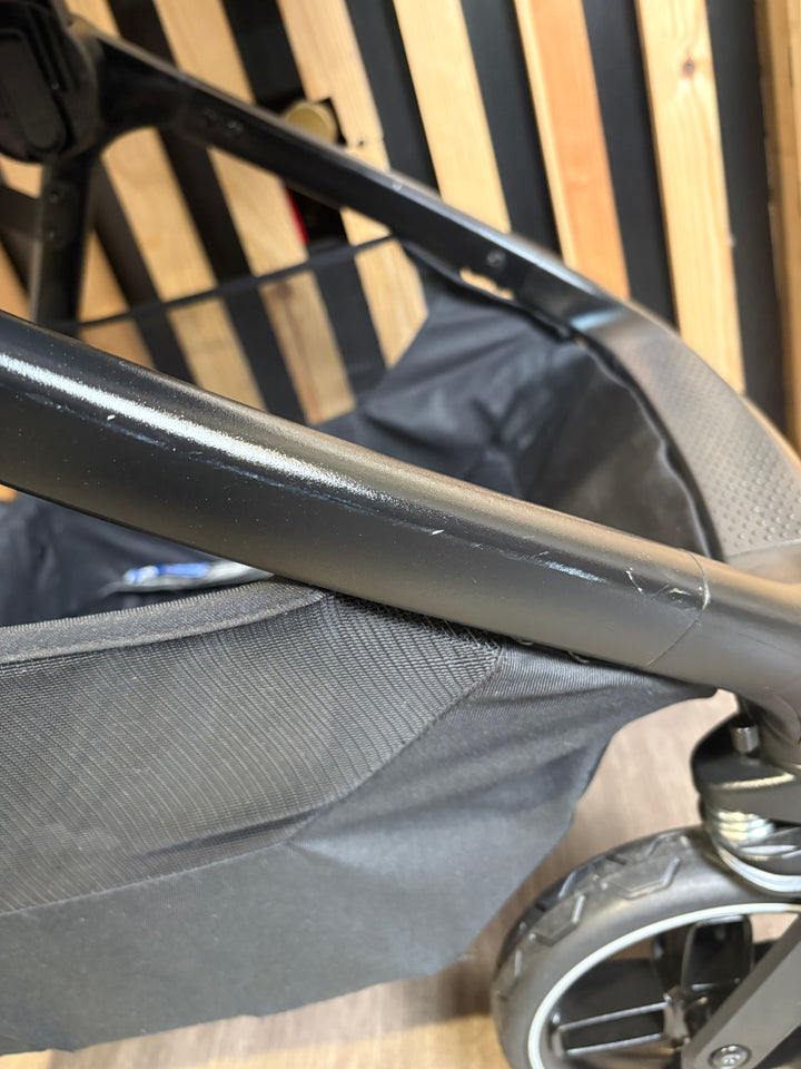 PRE LOVED Maxi-Cosi Oxford Travel System - Twillic Black