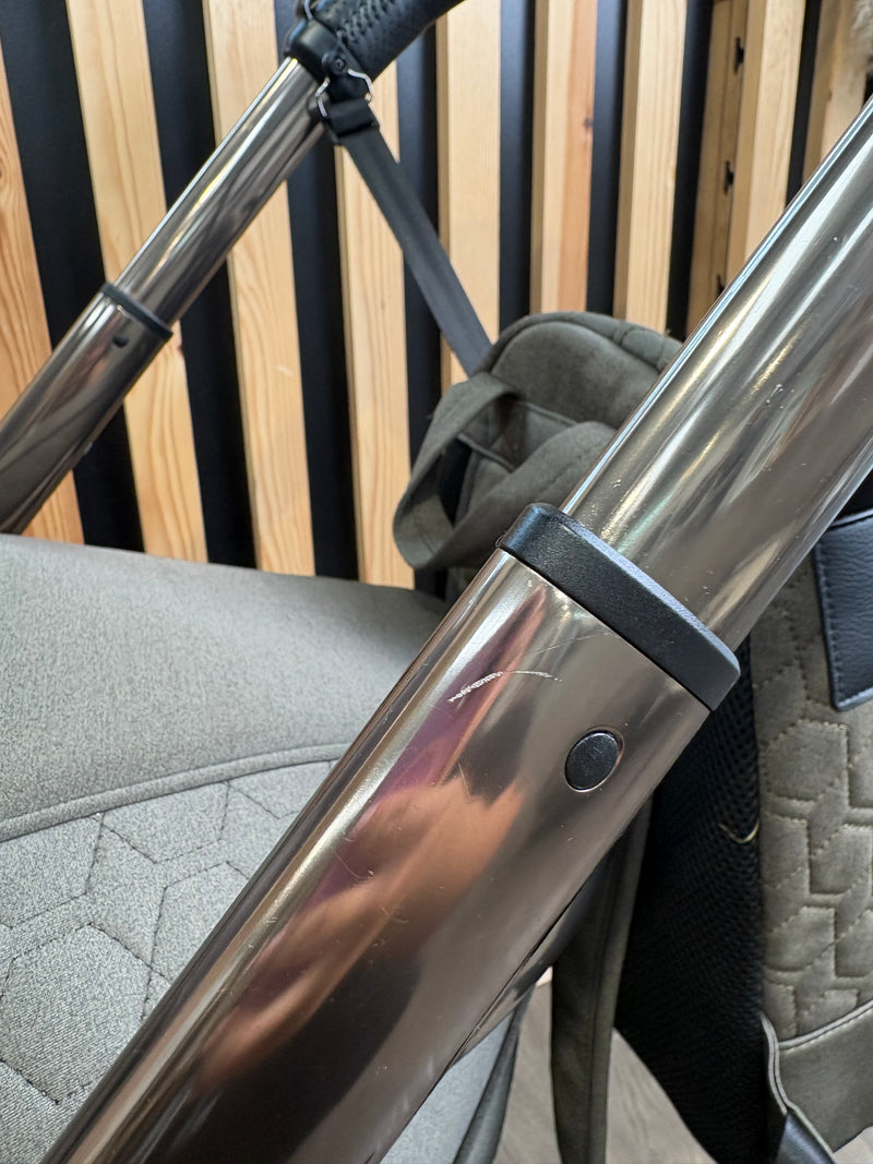 PRE LOVED egg2 Travel System - Hunter Green