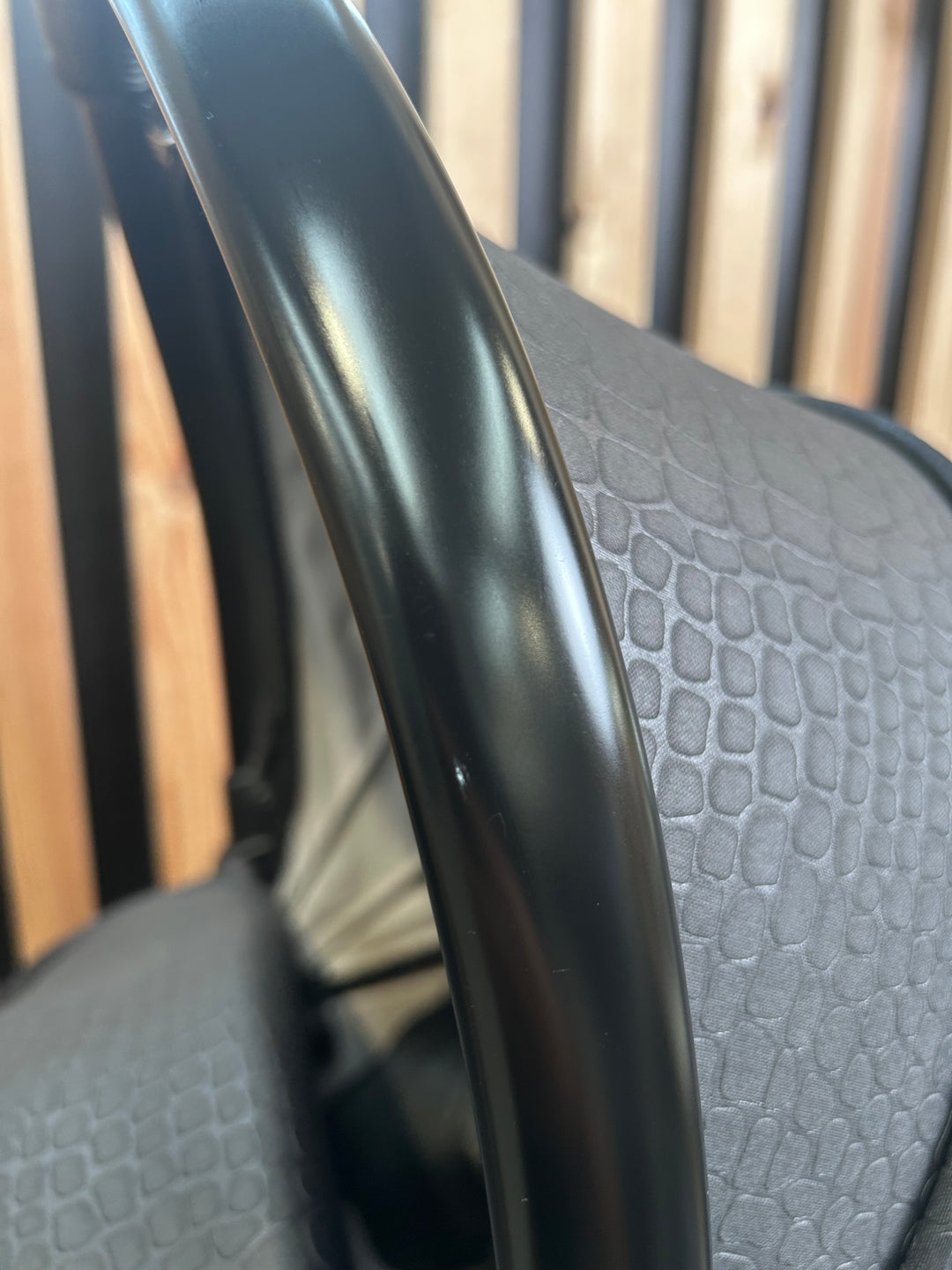 PRE LOVED egg2 Travel System - Jurassic Gold