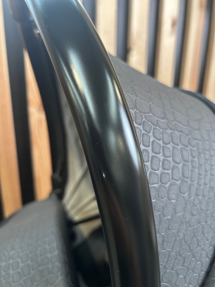 PRE LOVED egg2 Travel System - Jurassic Gold