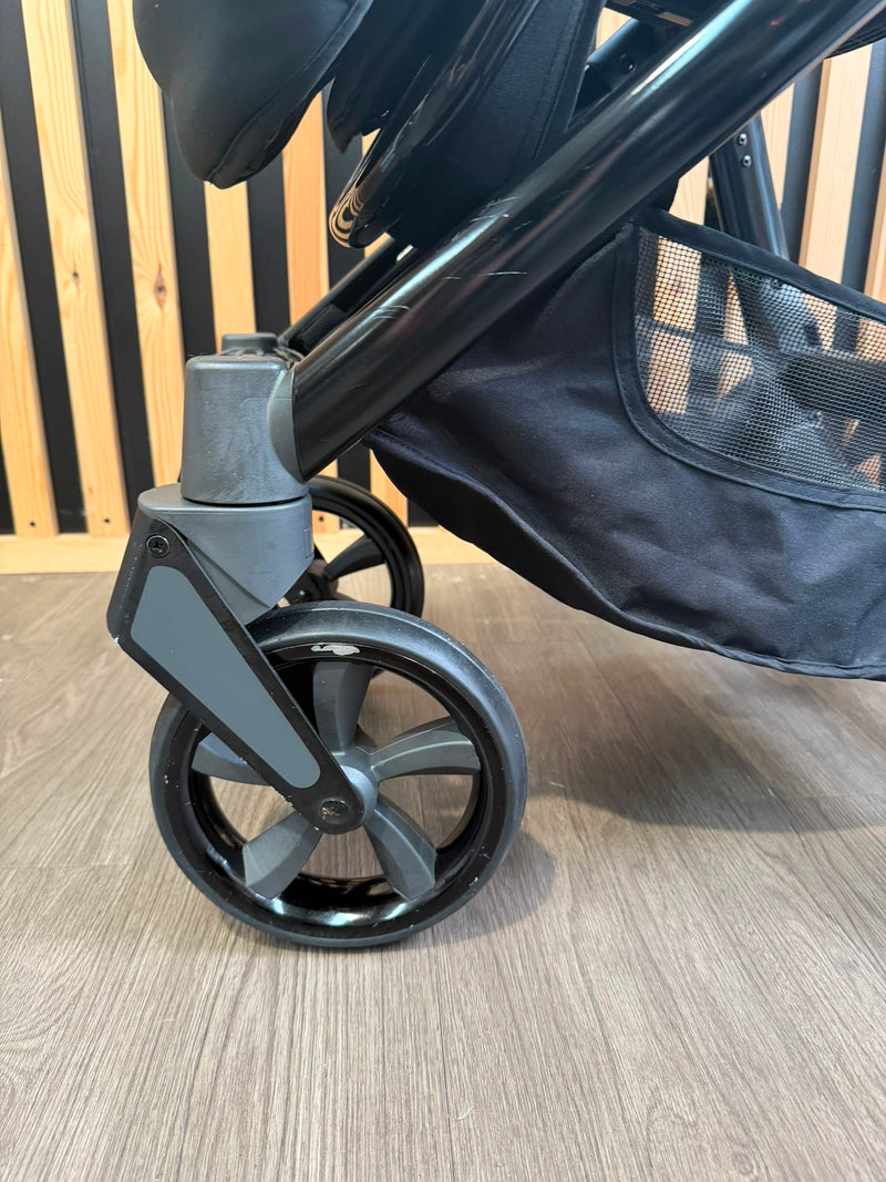 PRE LOVED Babystyle Oyster3 Parent-and-World Facing Pushchair - Pixel