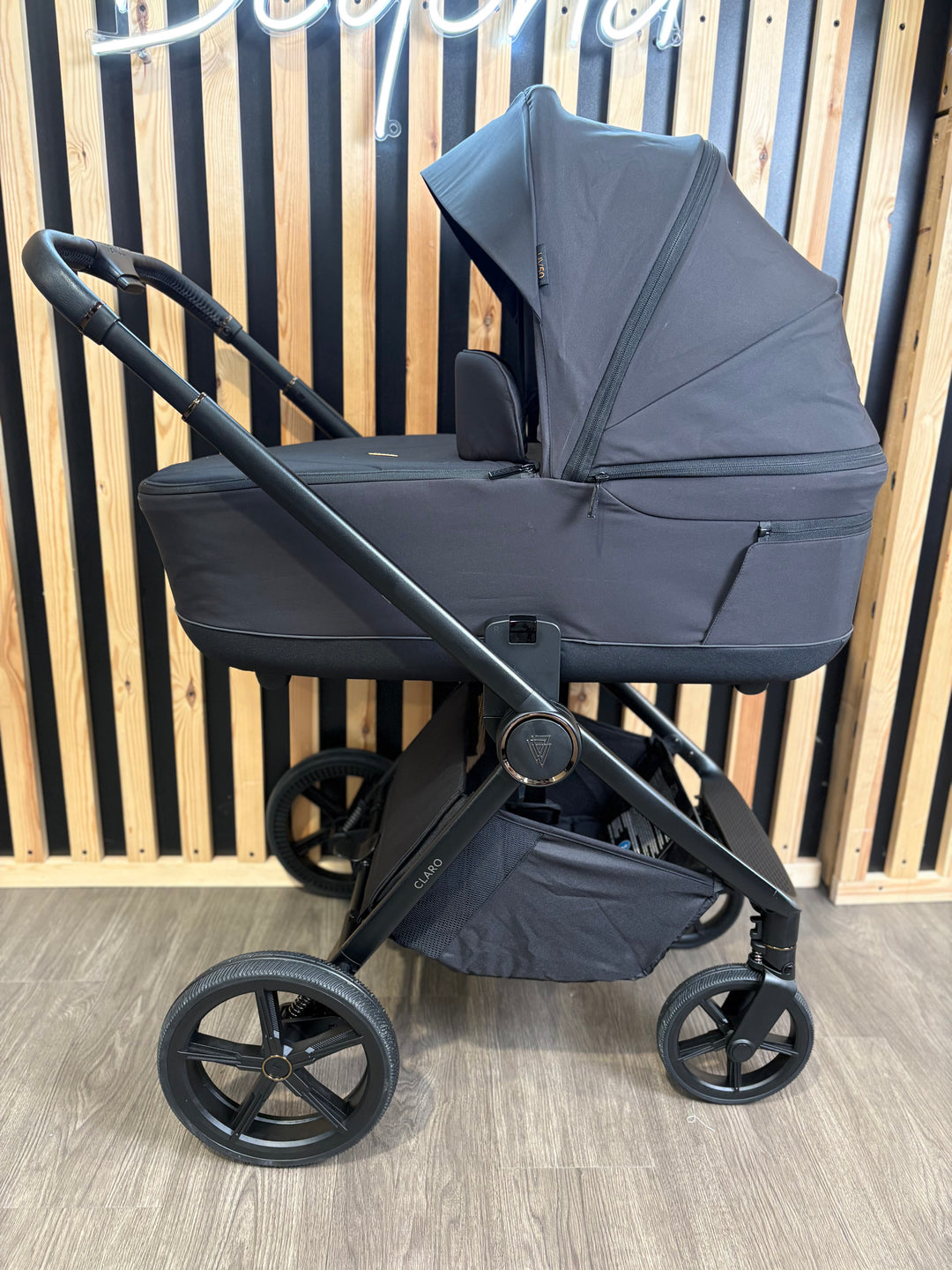 EX DISPLAY Venicci Claro Pram + Pushchair - Noir
