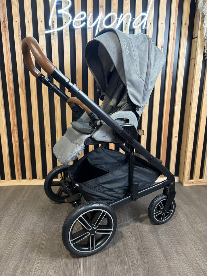 PRE LOVED Nuna Mixx Travel System - Granite