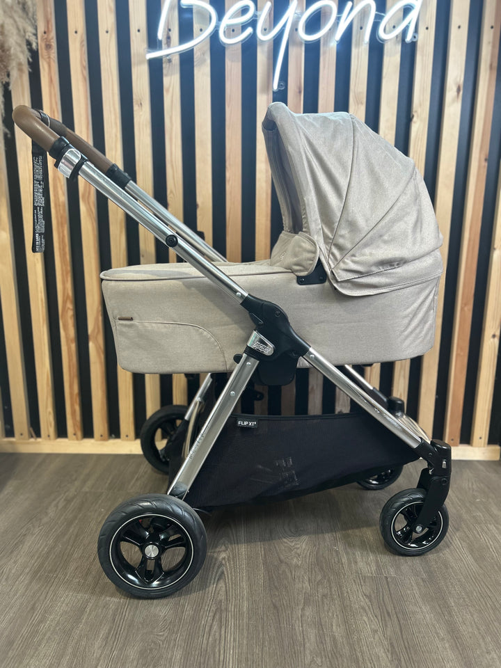 PRE LOVED Mamas & Papas Flip XT3 Travel System - Biscuit