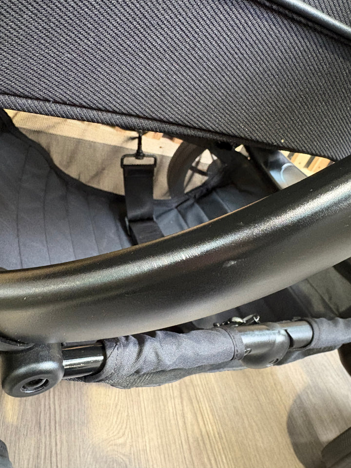 EX DISPLAY iCandy Peach 7 Travel System - Jet Black