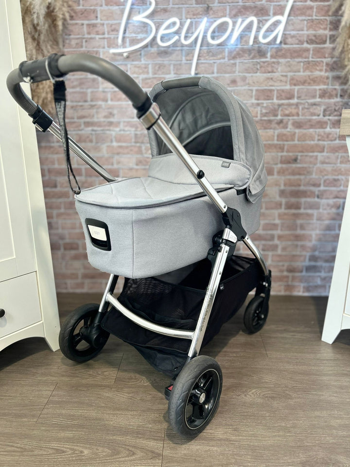 PRE LOVED Mamas & Papas Flip XT3 Travel System - Skyline Grey