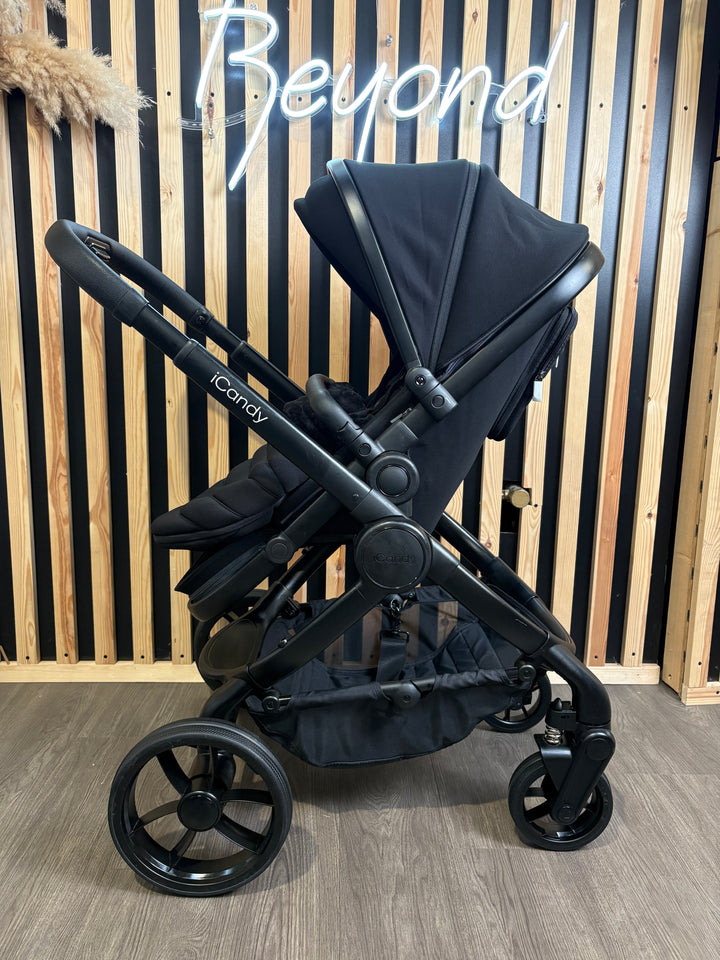 EX DISPLAY iCandy Peach 7 Travel System - Jet Black