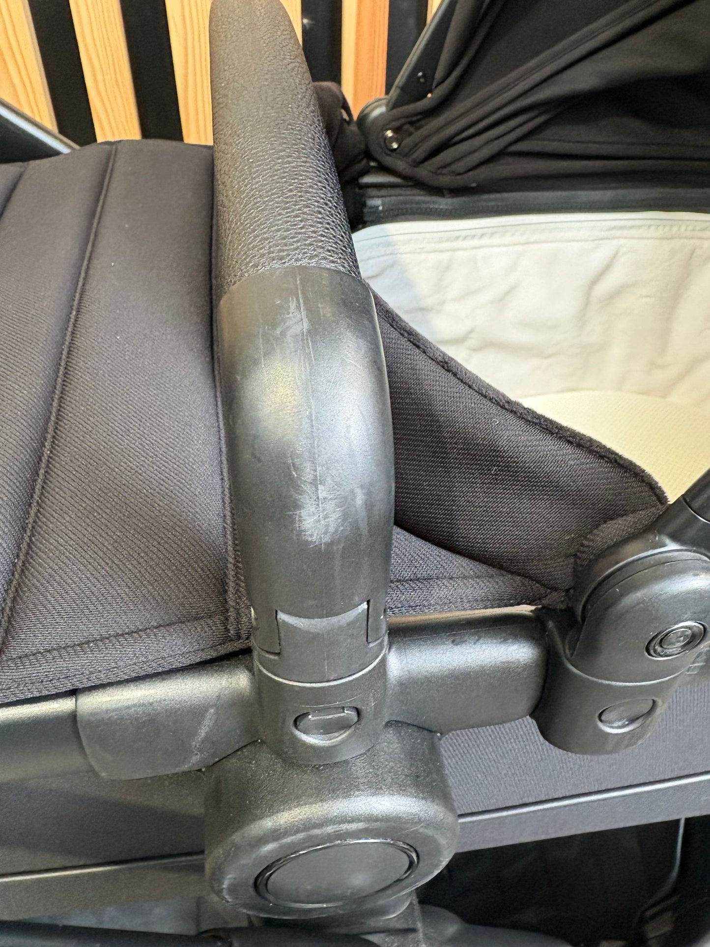PRE LOVED iCandy Peach 7 Travel System - Jet/Black