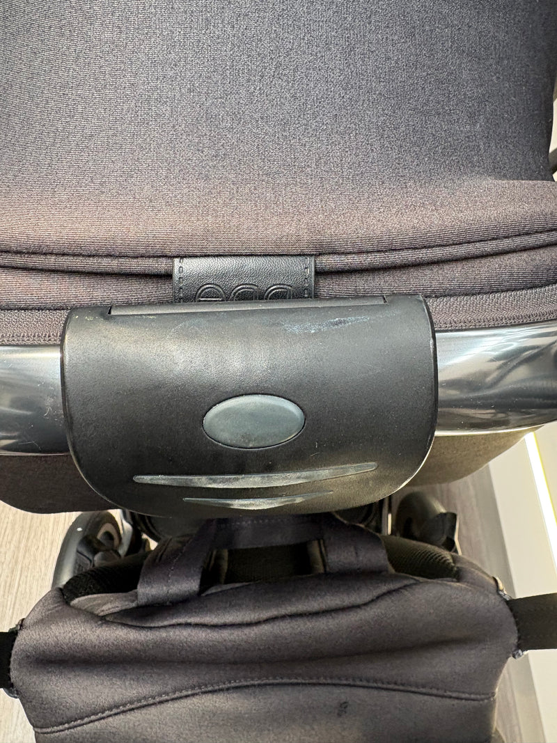 PRE LOVED egg3 Travel System - Carbonite