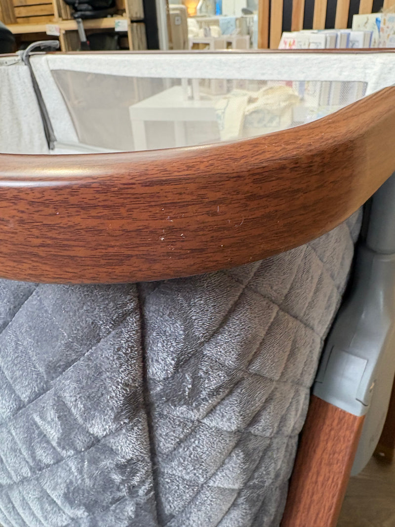 PRE LOVED Tutti Bambini CoZee Luxe Bedside Crib W/Sheet - Walnut & Slate