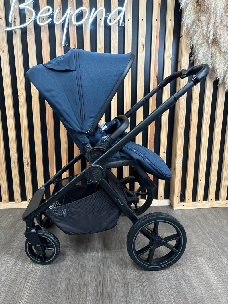 PRE LOVED Venicci Tinum Edge 2-in-1 Travel System - Ocean