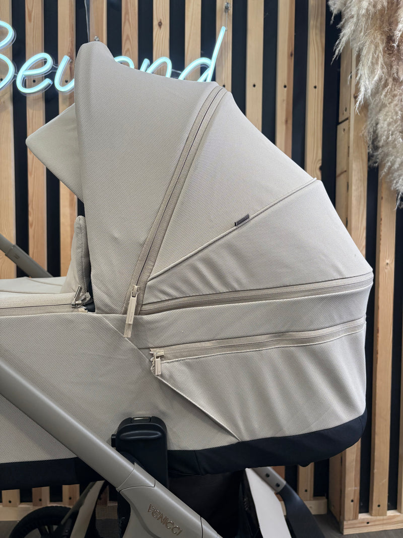 EX DISPLAY Venicci Tila Pram, Pushchair & Accessories - Latte