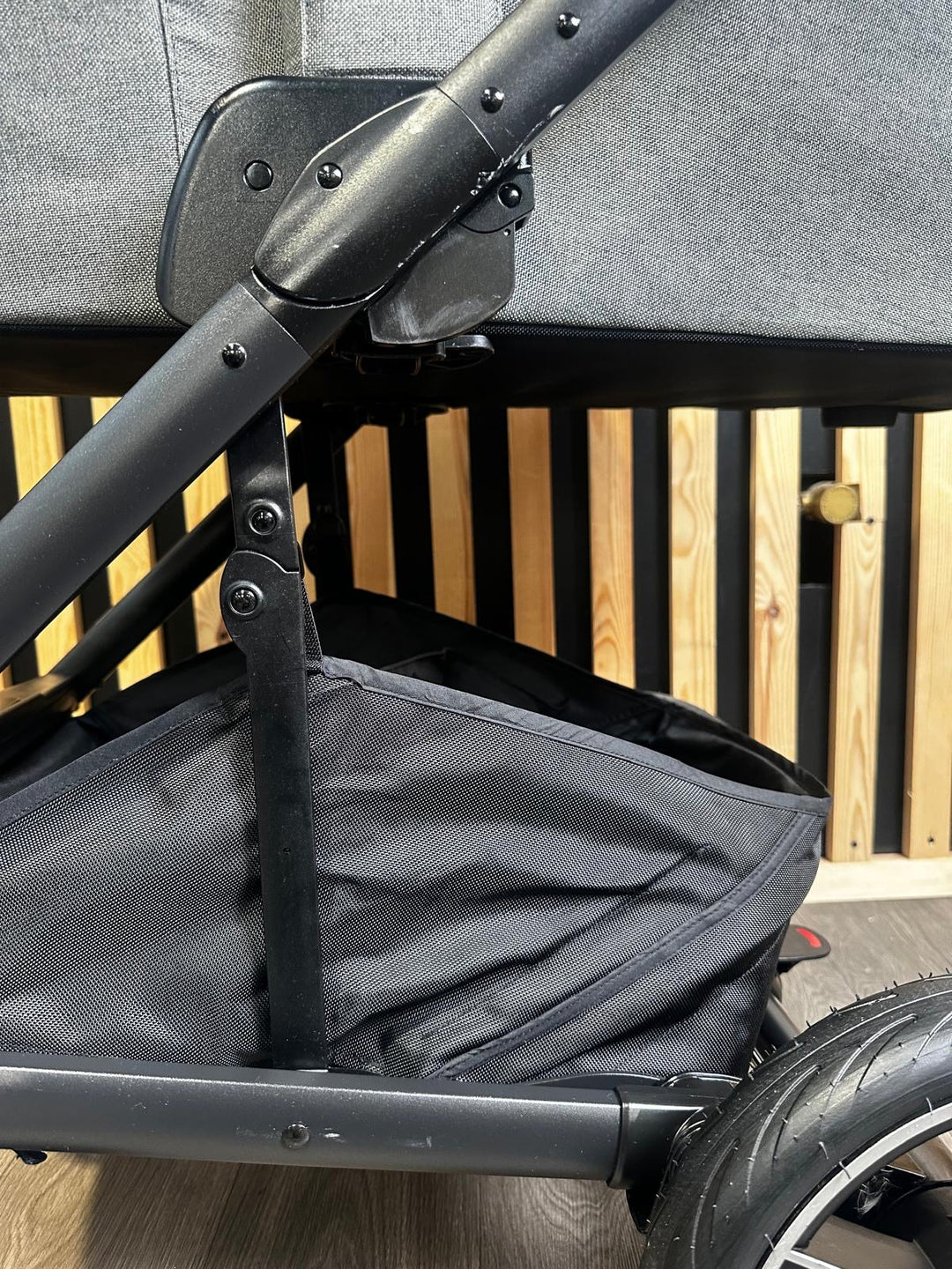 PRE LOVED Nuna Mixx Travel System - Granite