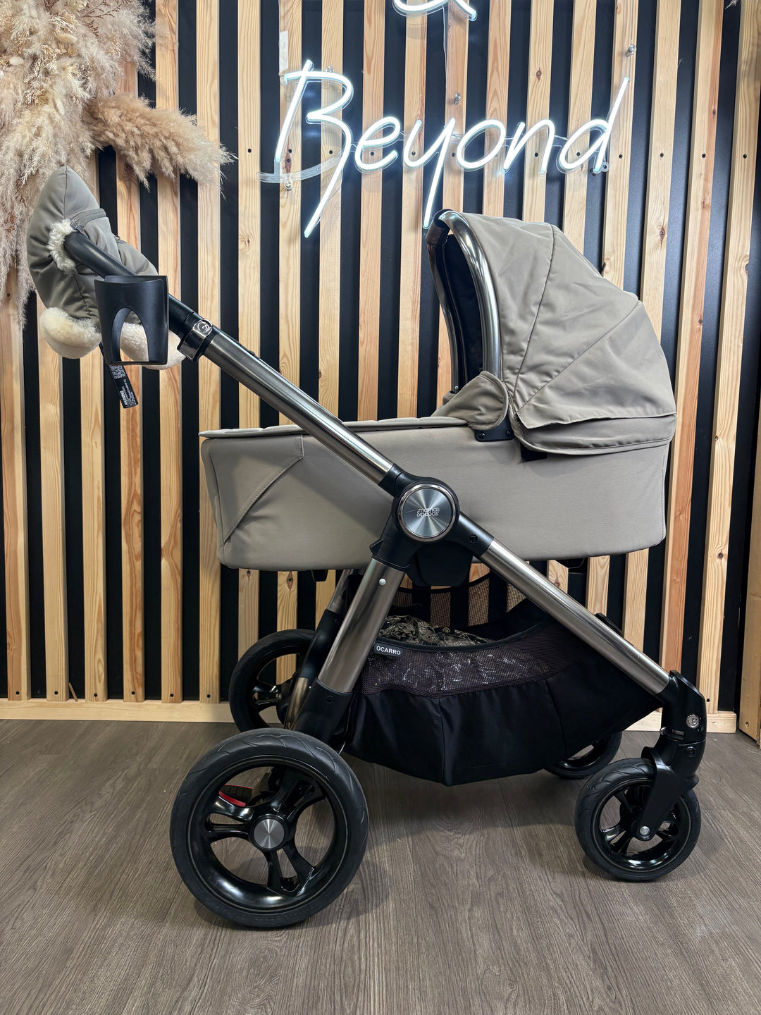 PRE LOVED Mamas & Papas Ocarro Travel System - Everest