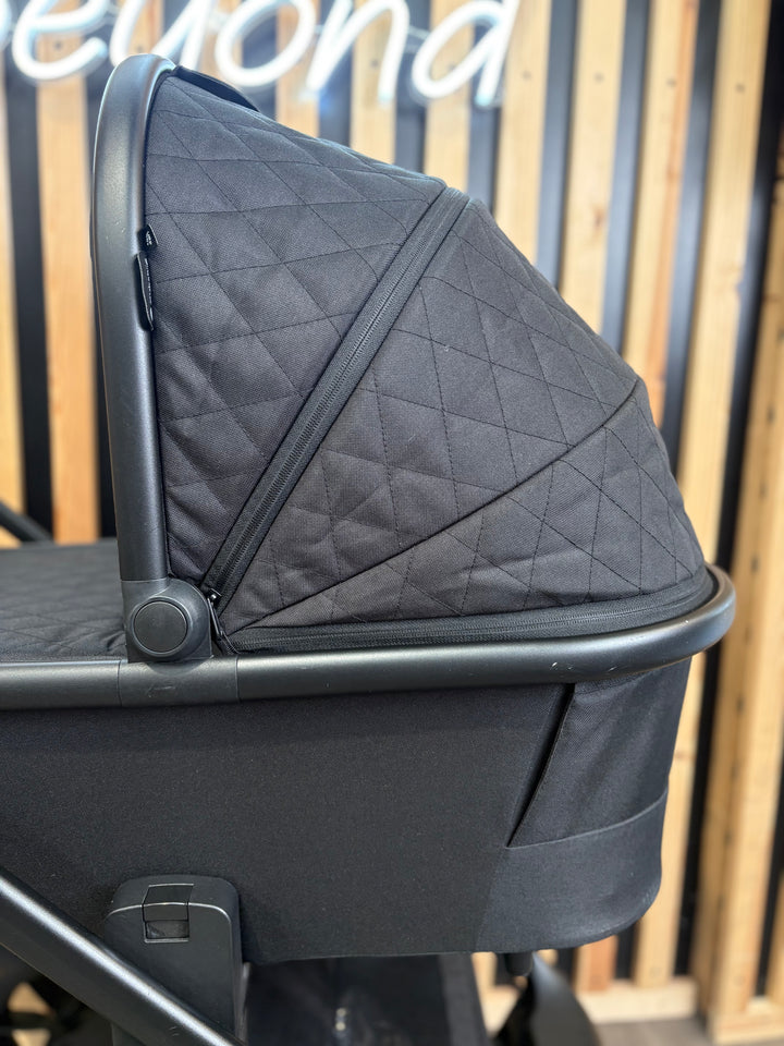 PRE LOVED My Babiie MB500 2in1 Travel System - Obsidian