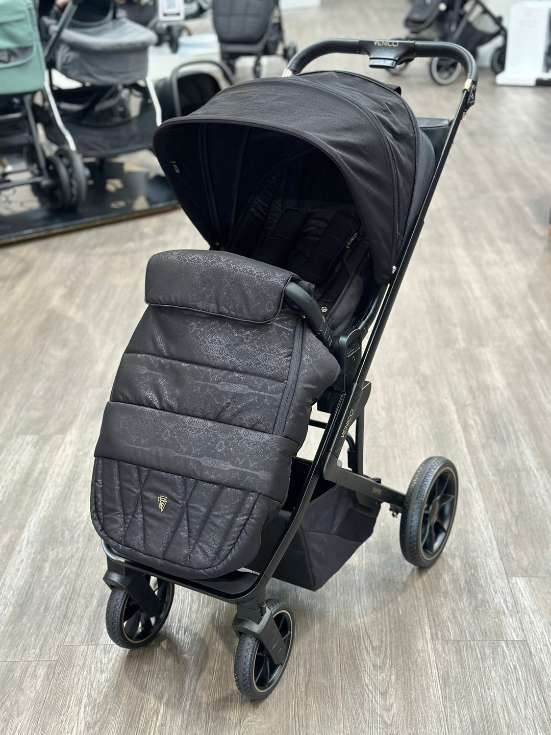 PRE LOVED Venicci Empire Pushchair + Accessories - Black