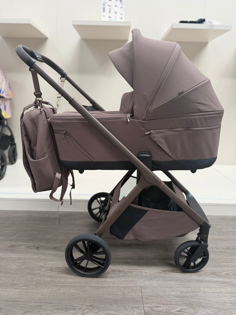 EX DISPLAY Venicci Tila Pram, Pushchair + Accessories - Noche