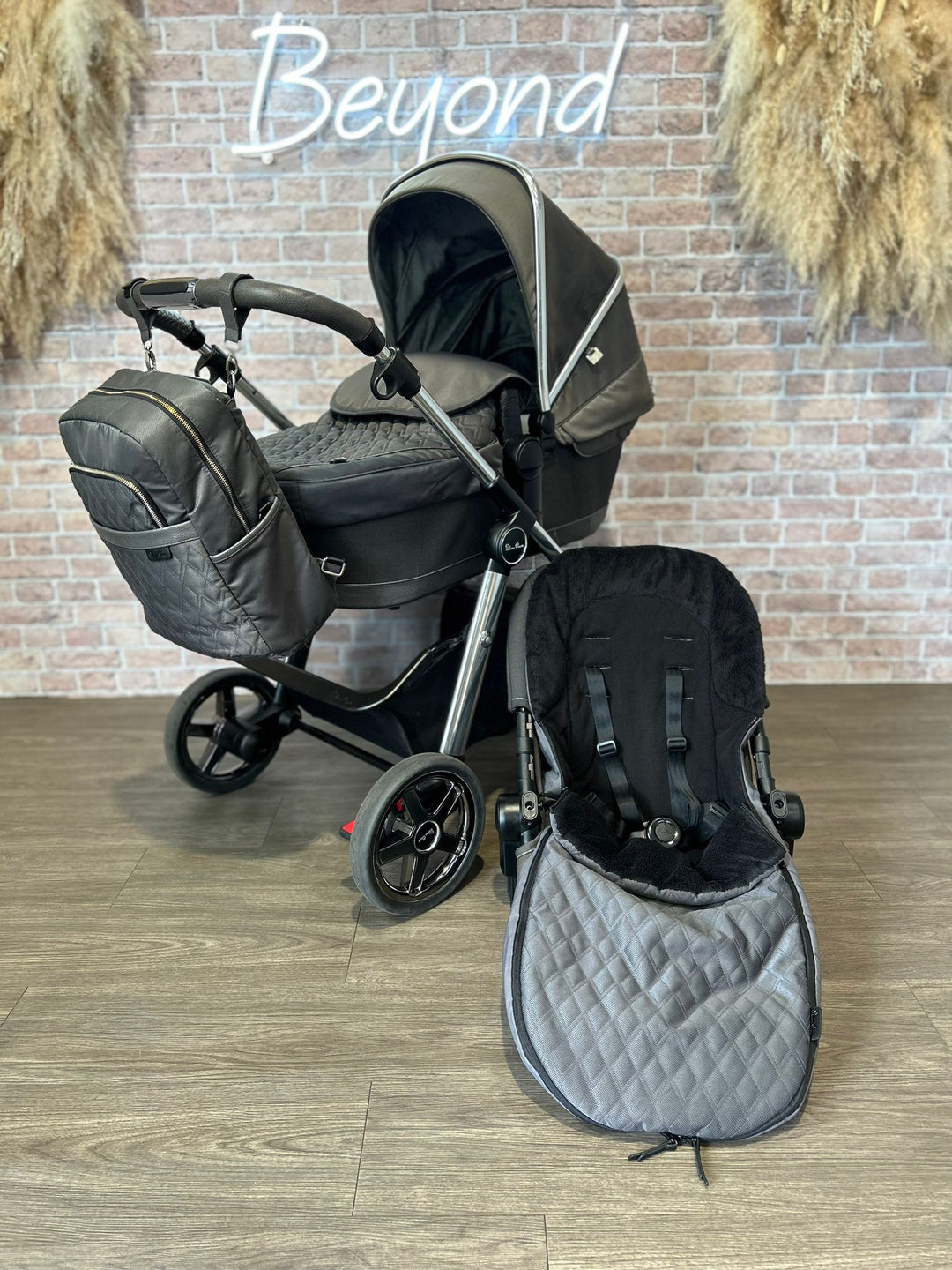 PRE LOVED Silver Cross Pioneer Pram & Pushchair - Clay