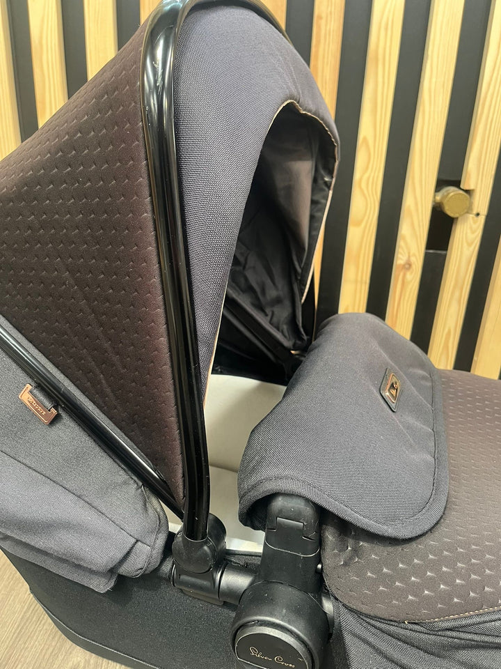 PRE LOVED Silver Cross Pioneer Carrycot, Seat Unit + Accessories NO CHASSIS - SE Eclipse
