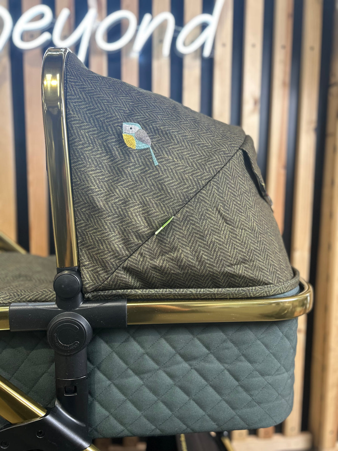 PRE LOVED Cosatto Wow 2 2in1 Travel System - Bureau