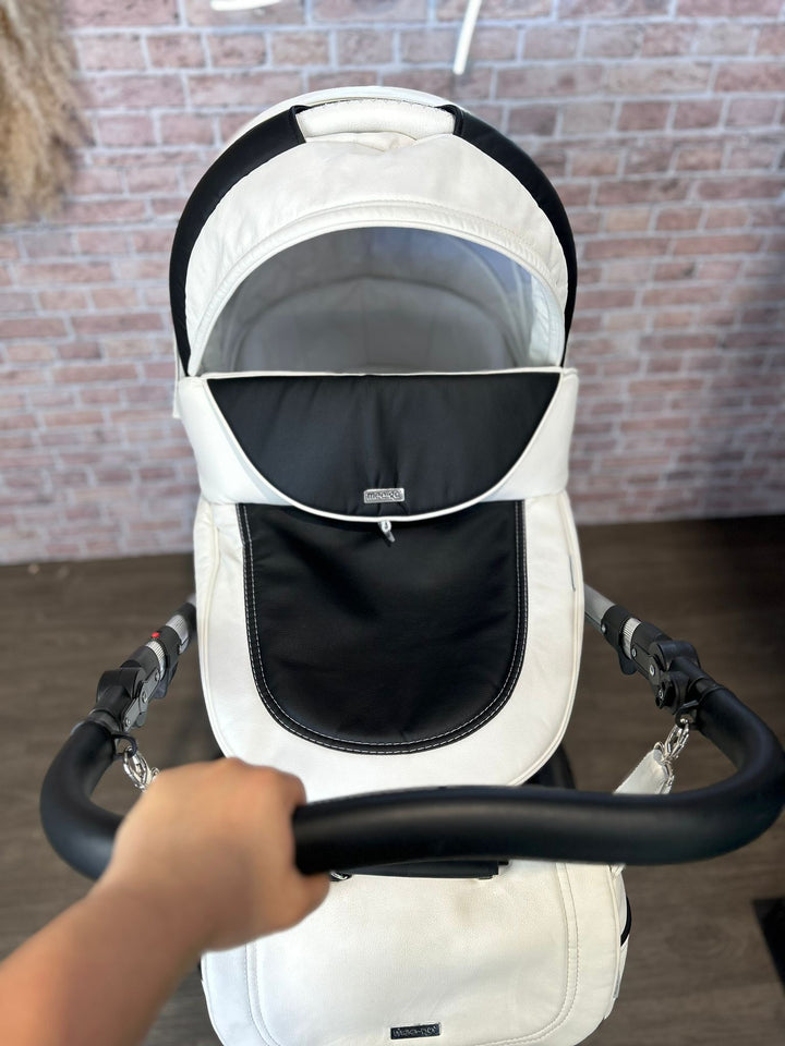 EX DISPLAY Mee-Go Milano Travel System - White