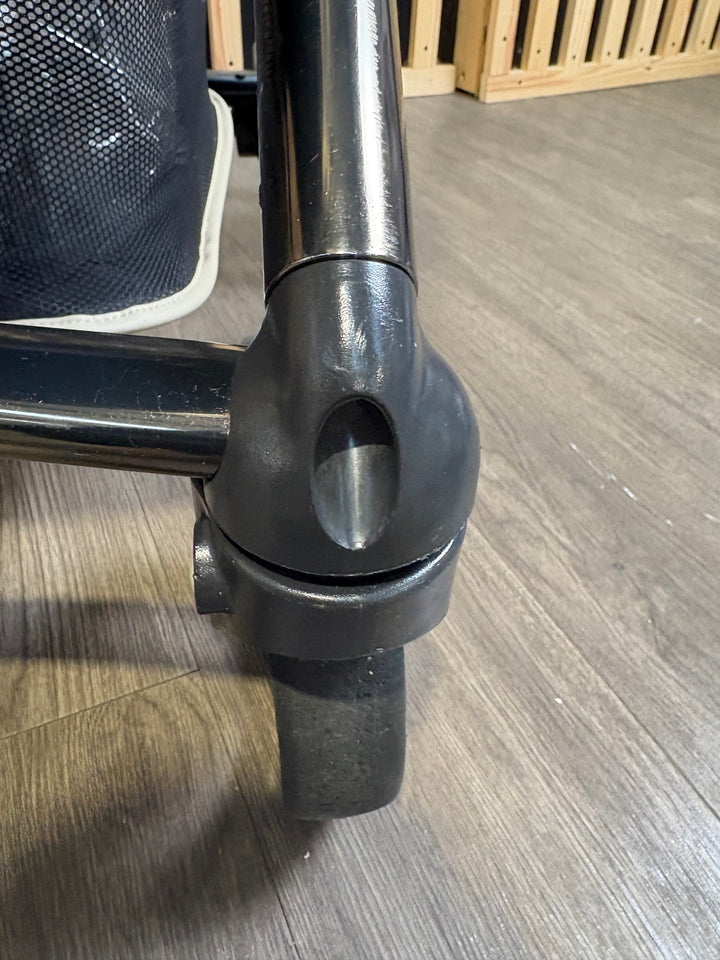 PRE LOVED Bebecar V-Pack 2-in-1 Travel System - Latte